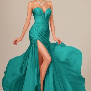 Aquamarine Sweetheart Strapless Evening Gown